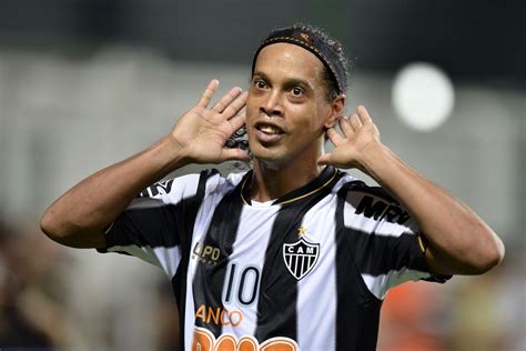 clube atletico mineiro ronaldinho